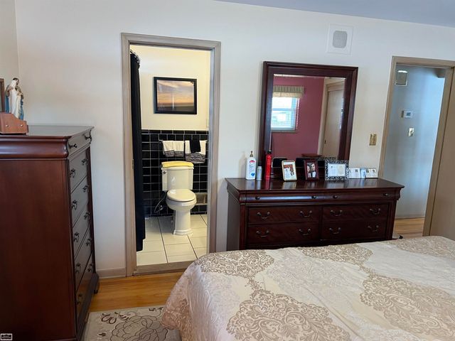 22832 Gary Lane, Saint Clair Shores, MI 48080