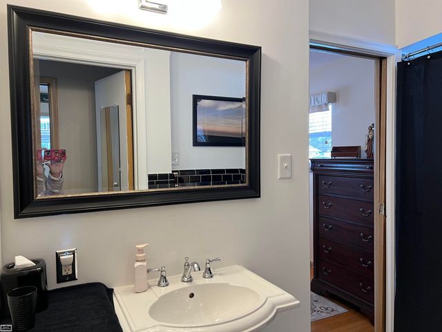 22832 Gary Lane, Saint Clair Shores, MI 48080