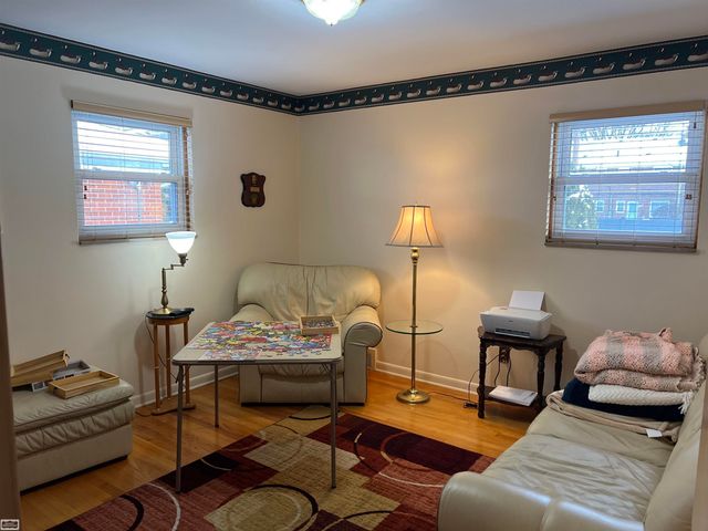 22832 Gary Lane, Saint Clair Shores, MI 48080