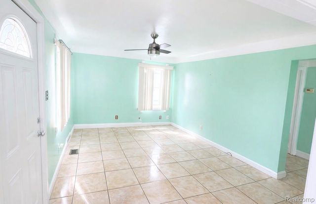1282 Applewood Avenue, Lincoln Park, MI 48146