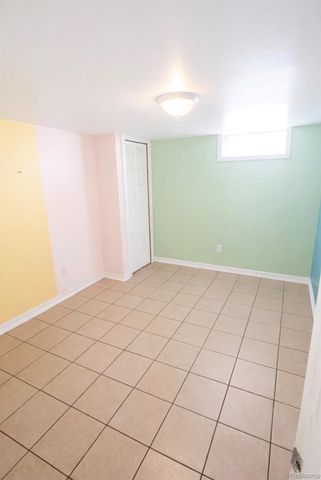 1282 Applewood Avenue, Lincoln Park, MI 48146