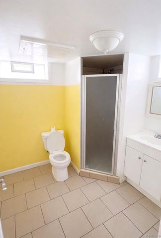 1282 Applewood Avenue, Lincoln Park, MI 48146