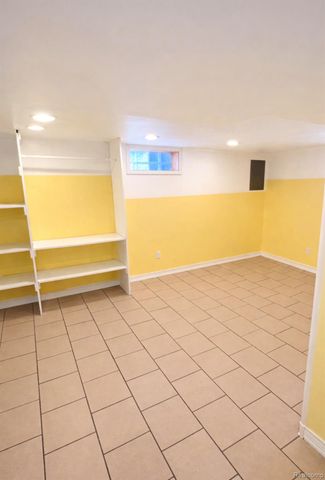 1282 Applewood Avenue, Lincoln Park, MI 48146