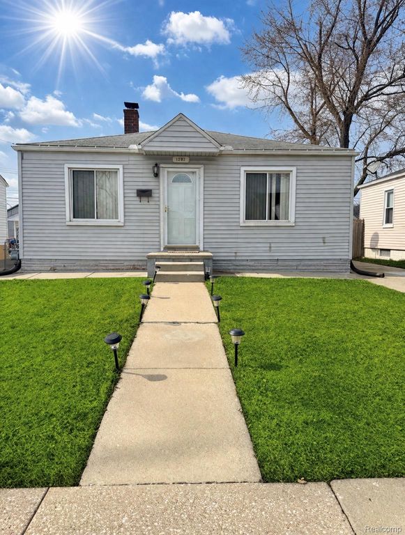 1282 Applewood Avenue, Lincoln Park, MI 48146