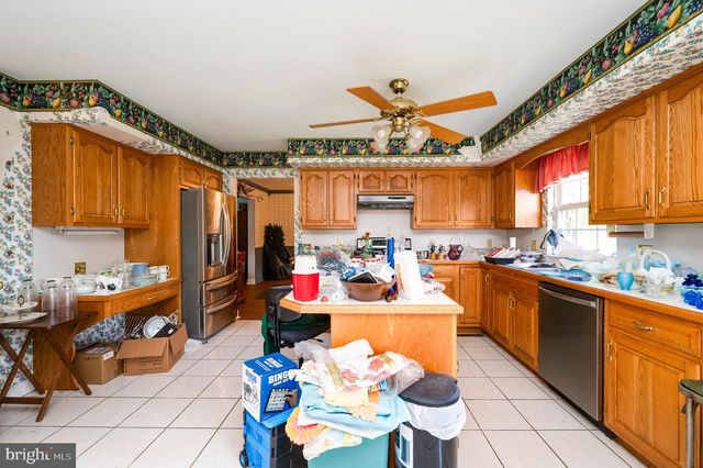 20 MEADOW RIDGE RD, Temple, PA 19560
