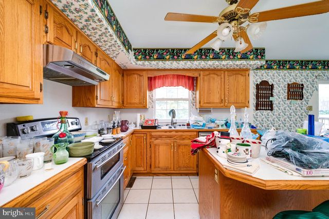 20 MEADOW RIDGE RD, Temple, PA 19560