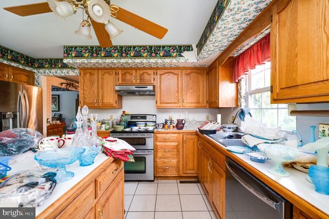 20 MEADOW RIDGE RD, Temple, PA 19560
