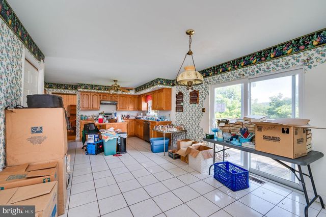 20 MEADOW RIDGE RD, Temple, PA 19560