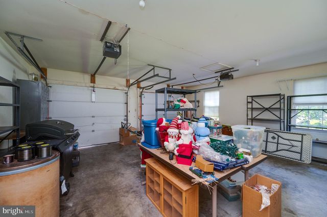 20 MEADOW RIDGE RD, Temple, PA 19560