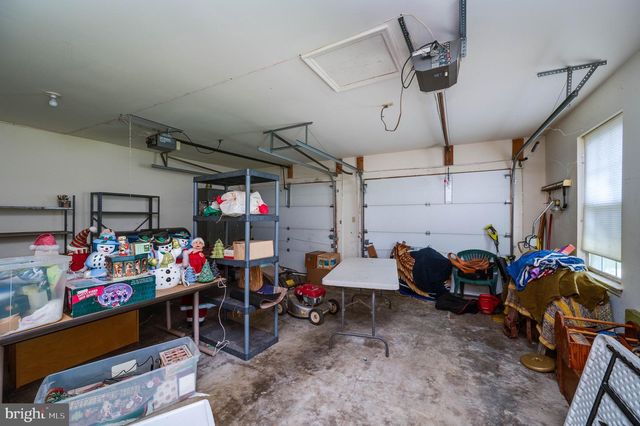 20 MEADOW RIDGE RD, Temple, PA 19560