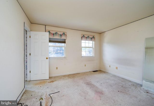 20 MEADOW RIDGE RD, Temple, PA 19560