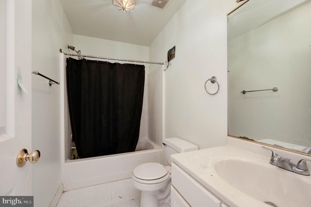 20 MEADOW RIDGE RD, Temple, PA 19560