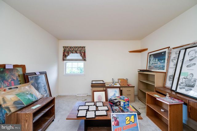 20 MEADOW RIDGE RD, Temple, PA 19560