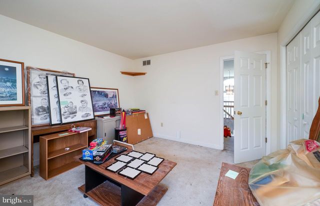20 MEADOW RIDGE RD, Temple, PA 19560