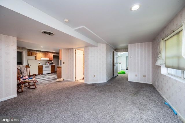 20 MEADOW RIDGE RD, Temple, PA 19560