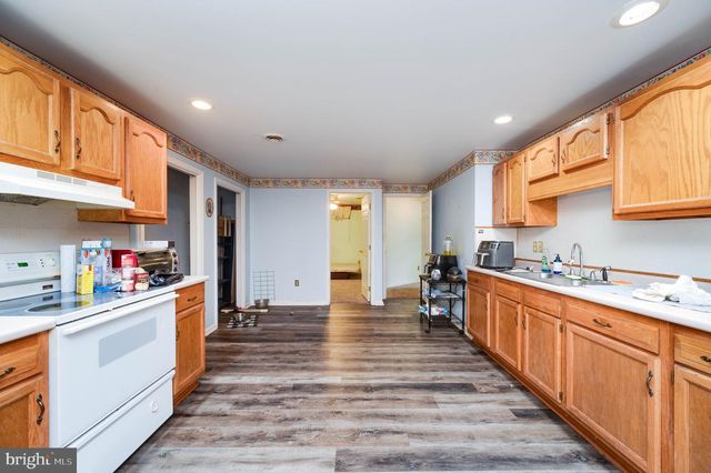 20 MEADOW RIDGE RD, Temple, PA 19560