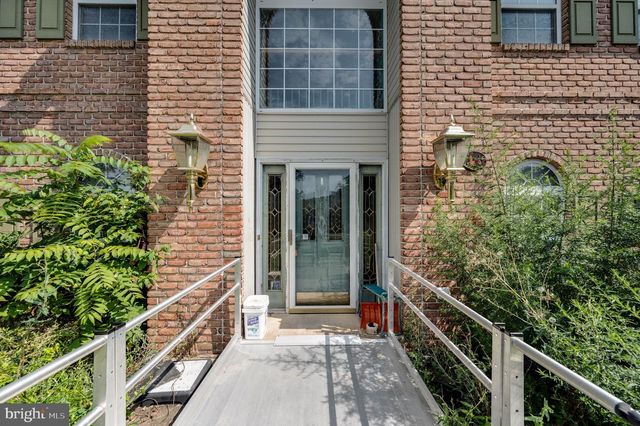 20 MEADOW RIDGE RD, Temple, PA 19560
