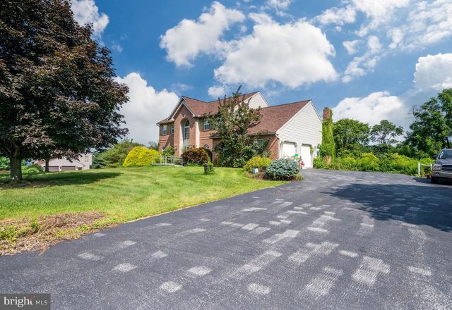 20 MEADOW RIDGE RD, Temple, PA 19560