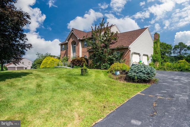 20 MEADOW RIDGE RD, Temple, PA 19560