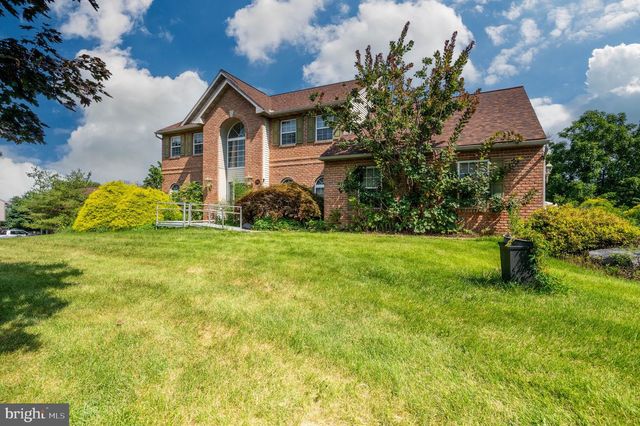 20 MEADOW RIDGE RD, Temple, PA 19560