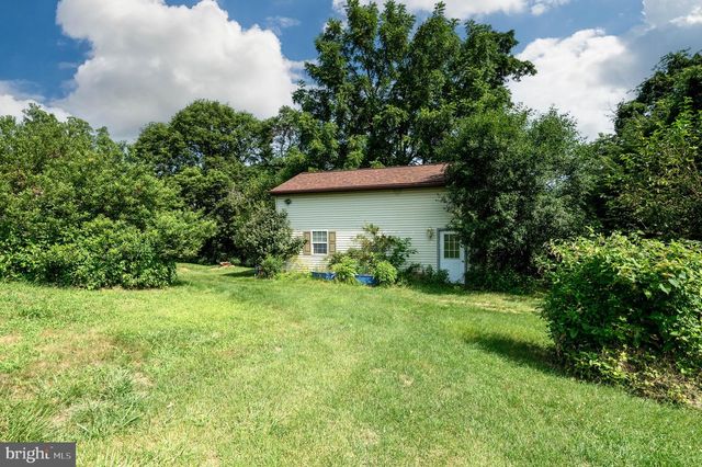 20 MEADOW RIDGE RD, Temple, PA 19560