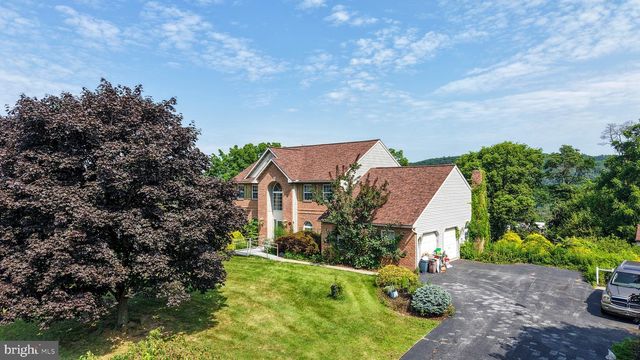 20 MEADOW RIDGE RD, Temple, PA 19560