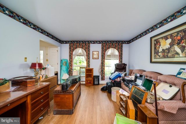 20 MEADOW RIDGE RD, Temple, PA 19560