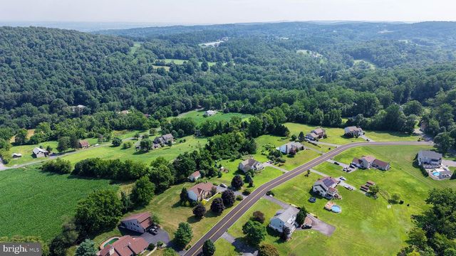 20 MEADOW RIDGE RD, Temple, PA 19560