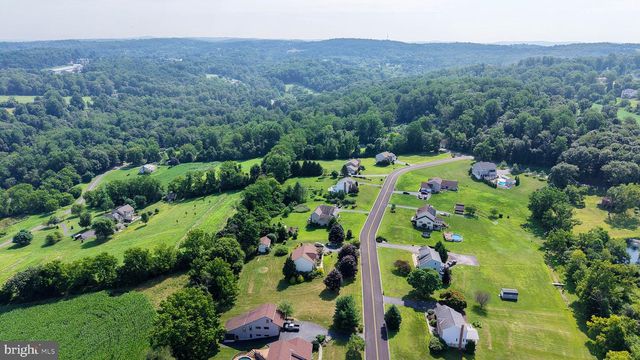 20 MEADOW RIDGE RD, Temple, PA 19560