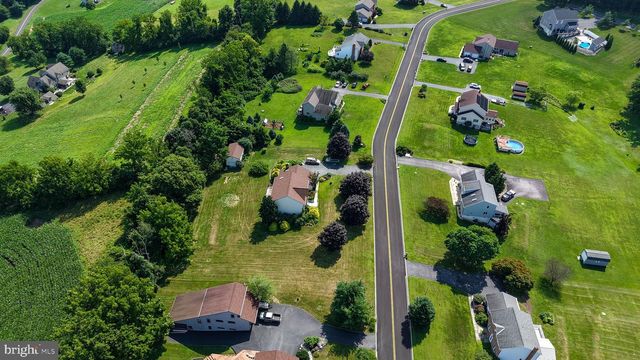 20 MEADOW RIDGE RD, Temple, PA 19560