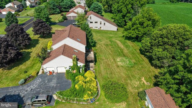 20 MEADOW RIDGE RD, Temple, PA 19560