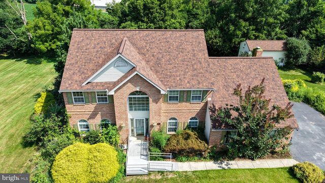 20 MEADOW RIDGE RD, Temple, PA 19560