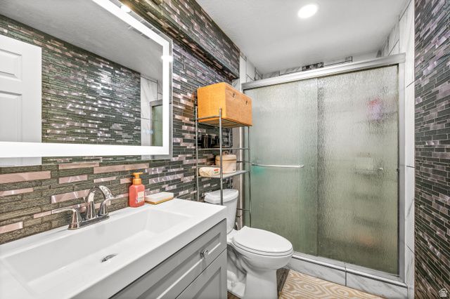 2088 E RAINBOW POINTE DR, Holladay, UT 84124