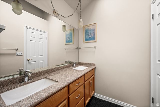 2088 E RAINBOW POINTE DR, Holladay, UT 84124