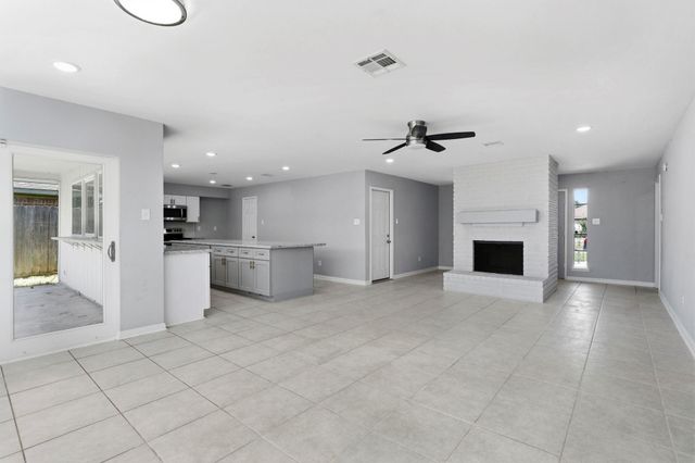 12811 Club Lane, Houston, TX 77099