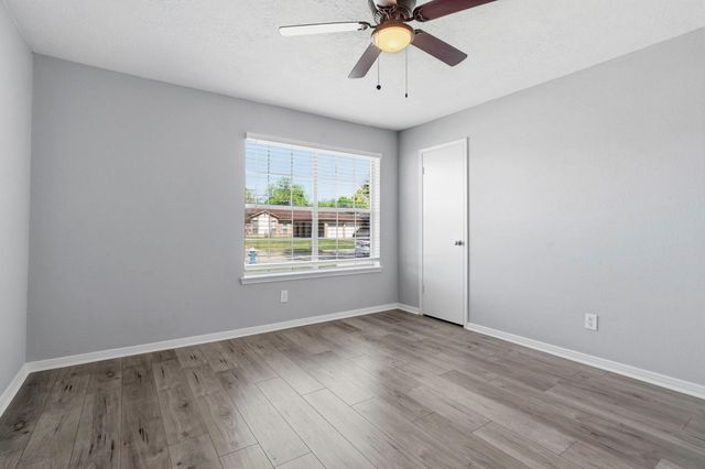 12811 Club Lane, Houston, TX 77099