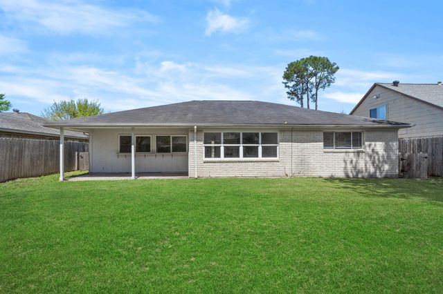 12811 Club Lane, Houston, TX 77099