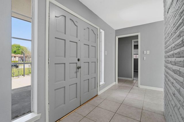 12811 Club Lane, Houston, TX 77099