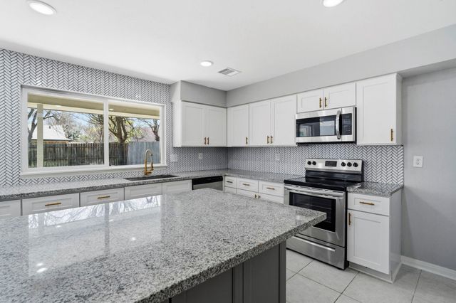 12811 Club Lane, Houston, TX 77099