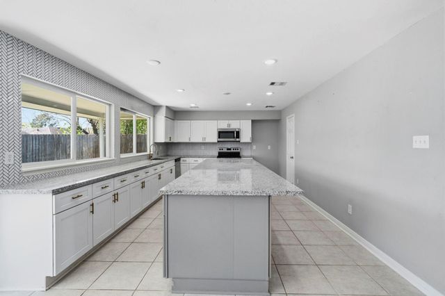 12811 Club Lane, Houston, TX 77099