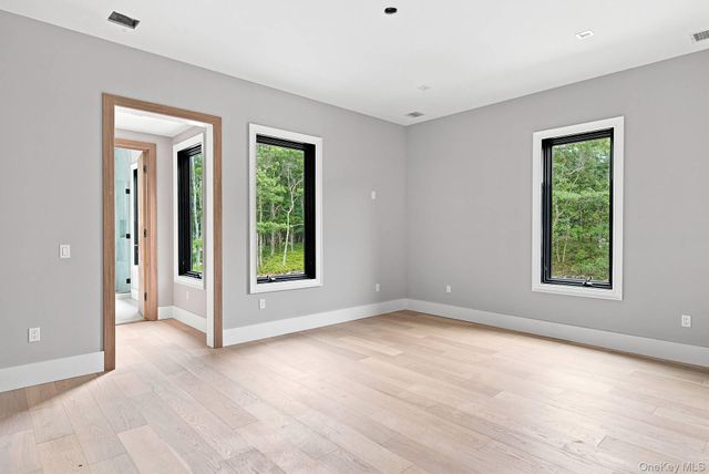 207 Middle Line Highway, Southampton, NY 11968