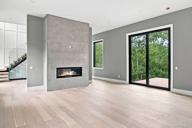 207 Middle Line Highway, Southampton, NY 11968
