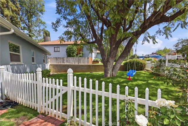 1329 La Loma Dr., Redlands, CA 92373