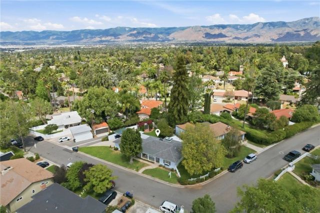 1329 La Loma Dr., Redlands, CA 92373