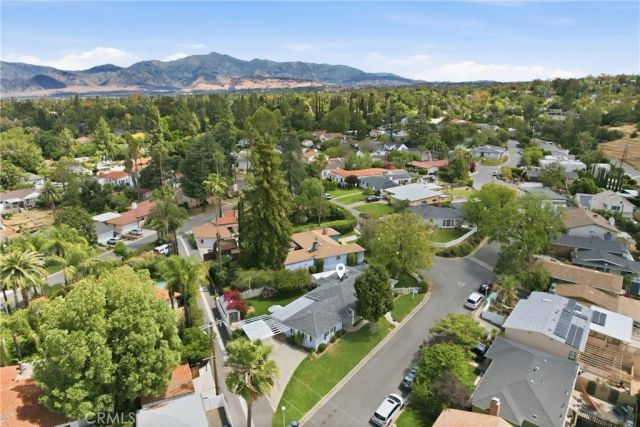 1329 La Loma Dr., Redlands, CA 92373