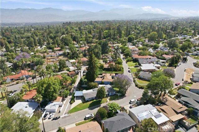 1329 La Loma Dr., Redlands, CA 92373