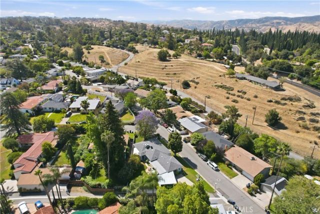 1329 La Loma Dr., Redlands, CA 92373