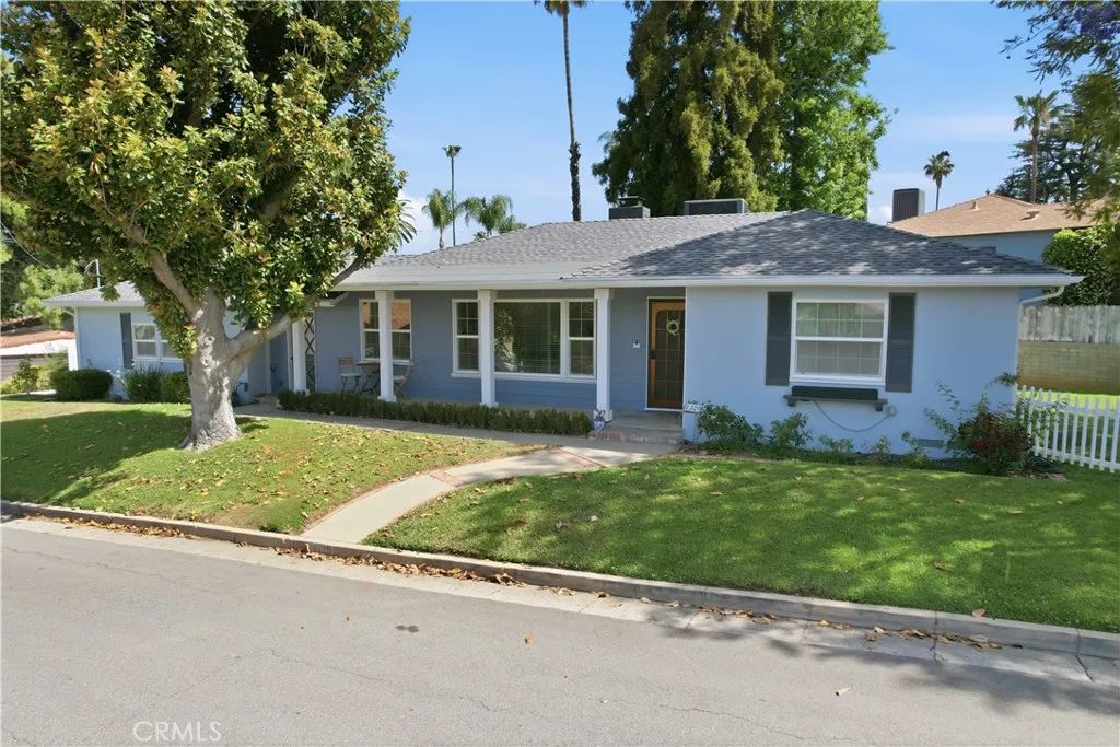 1329 La Loma Dr., Redlands, CA 92373