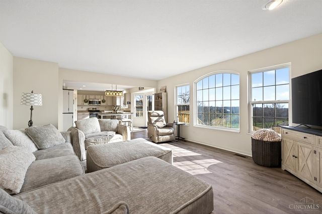 1166 Arbor Springs, Hamilton, OH 45013