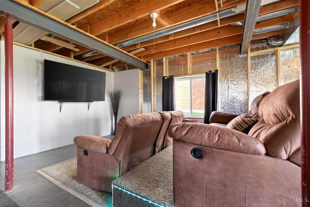 1166 Arbor Springs, Hamilton, OH 45013